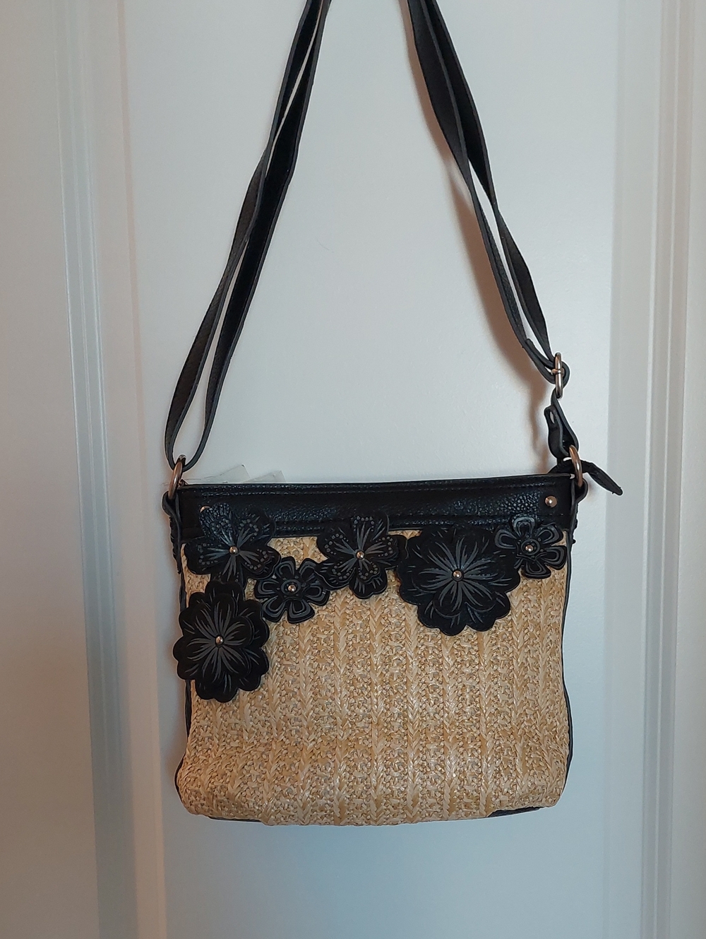 KENSIE Straw Black Trim 3D Flowers Shoulder/Crossbody Purse NWT